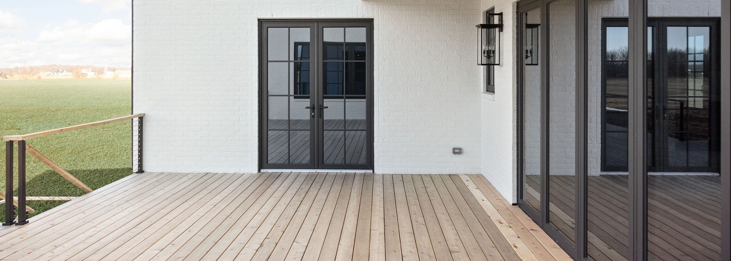 Cable Railing vs. Glass Railing: Make the Right Decision | Cable Bullet